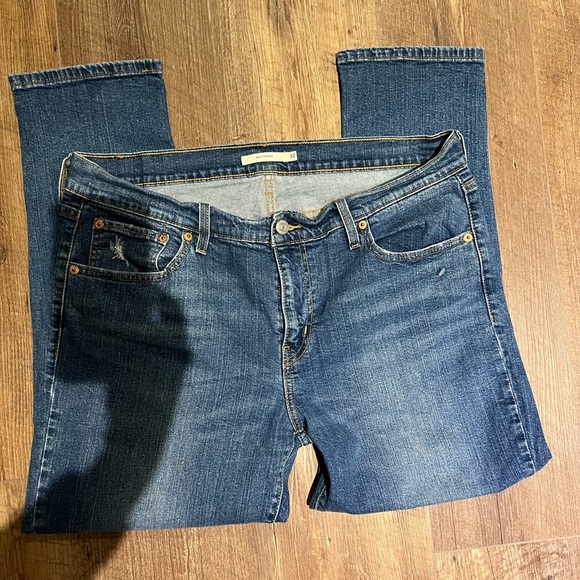 Levi’s Boyfriend Cropped Jeans Size 32 Inseam 26” - Picture 6 of 8